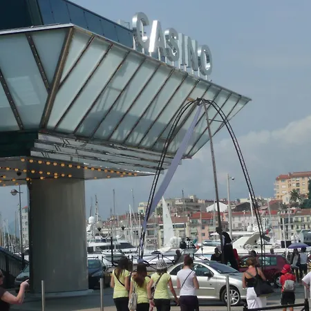 Hotel Jardin Croisette 3*